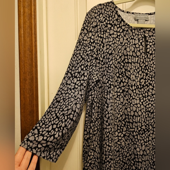 EUC Liz Claiborne Studio 3/4 Length Sleeved Blouse - L - Picture 3 of 5